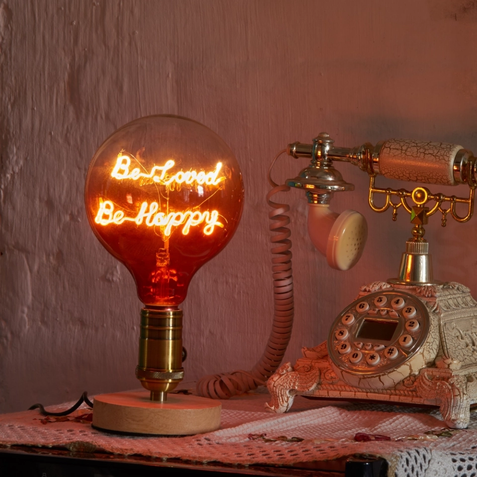 G125 Clear Top Red Base Custom Letter LED Globe Bulb with Warm White Double-Line Filament (4)