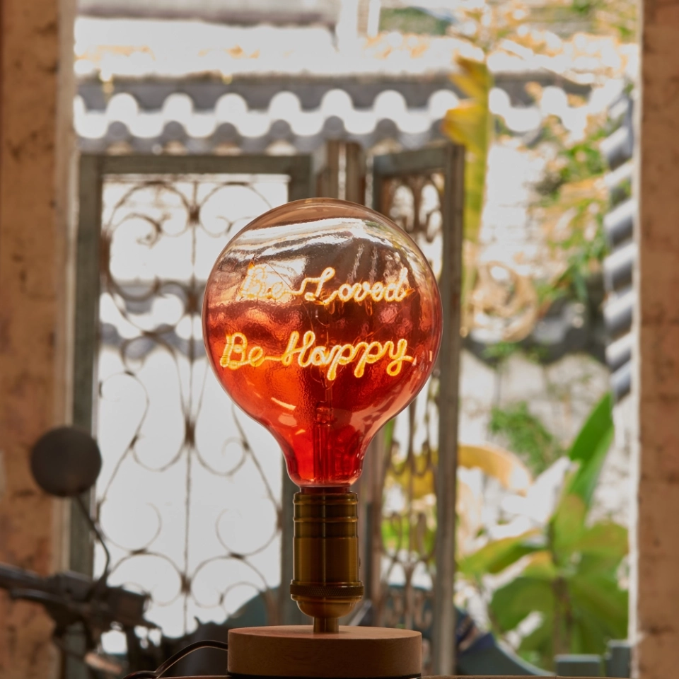 G125 Clear Top Red Base Custom Letter LED Globe Bulb with Warm White Double-Line Filament (5)